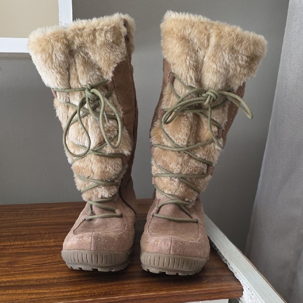 G.H. Bass & Co. Brown Fur-Lined Winter Boots